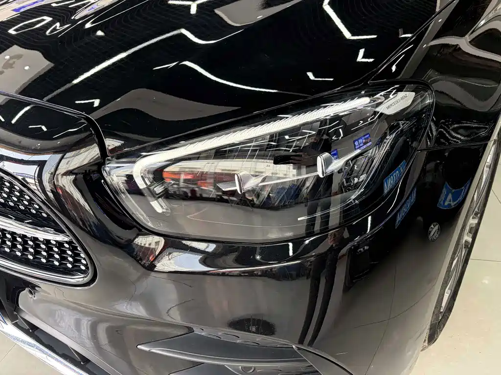 Mercedes-Benz E-Class — миниатюра 13