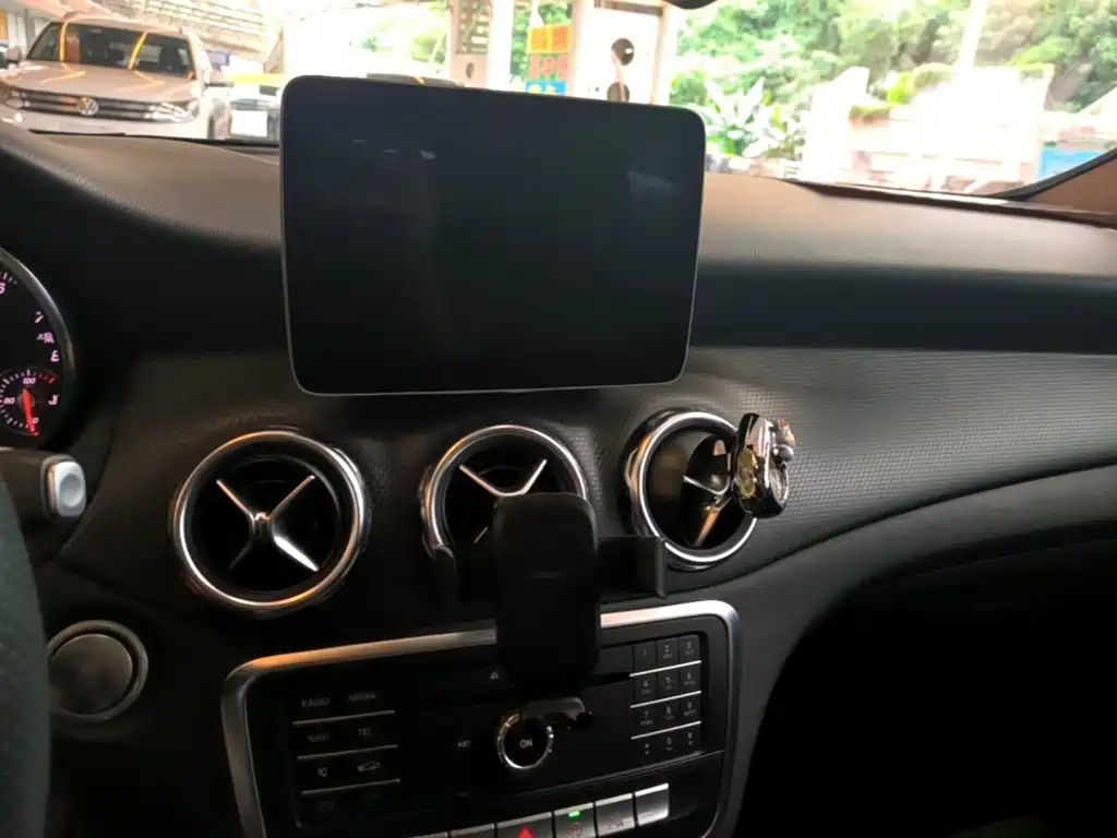 Mercedes-Benz GLA — миниатюра 13