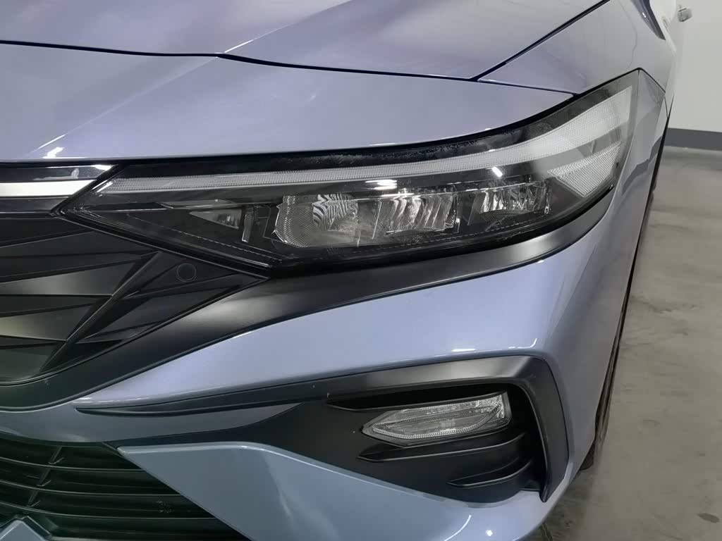 Hyundai Elantra 1.5 л 2024 г. Голубой, пробег 11200 км