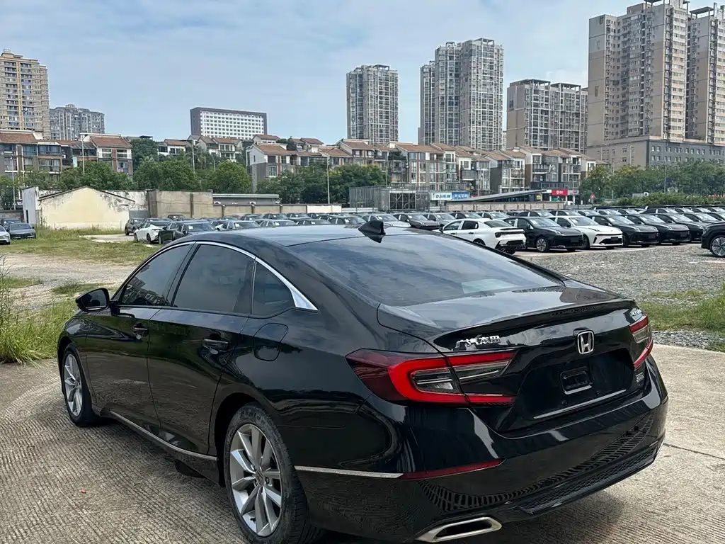 Honda Accord — миниатюра 7