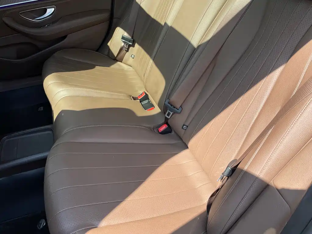 Mercedes-Benz E-Class — миниатюра 9