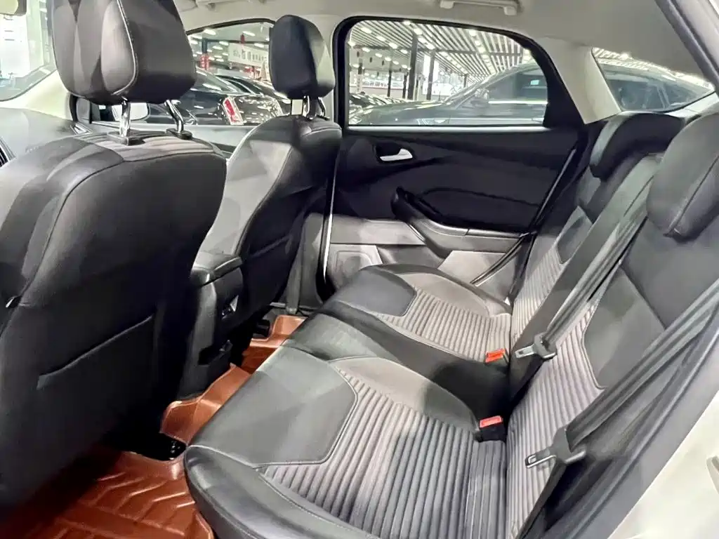 Ford Focus — миниатюра 10