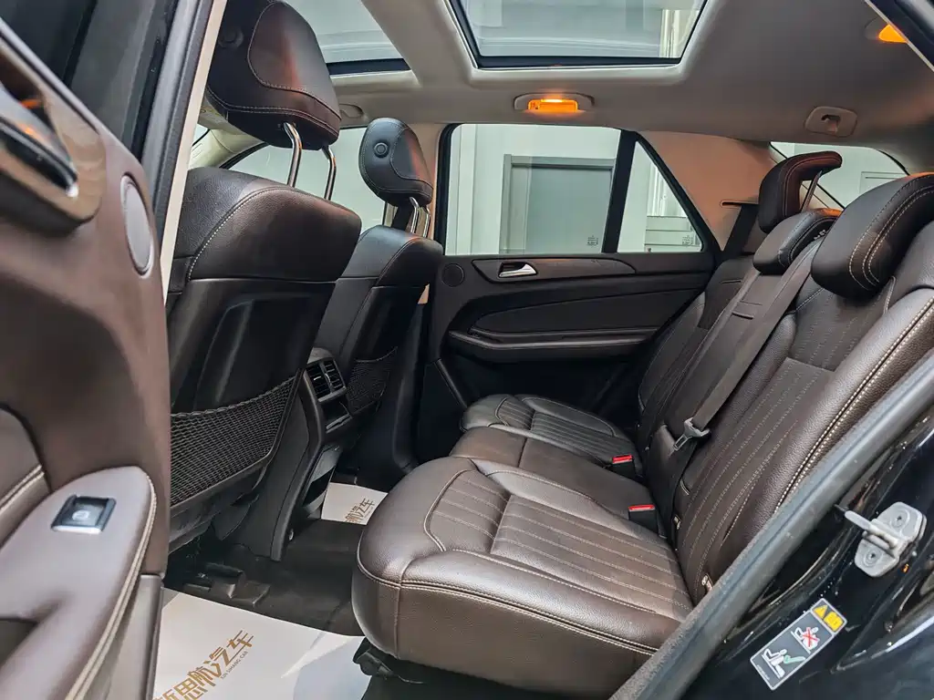 Mercedes-Benz GLE (Import) — миниатюра 11