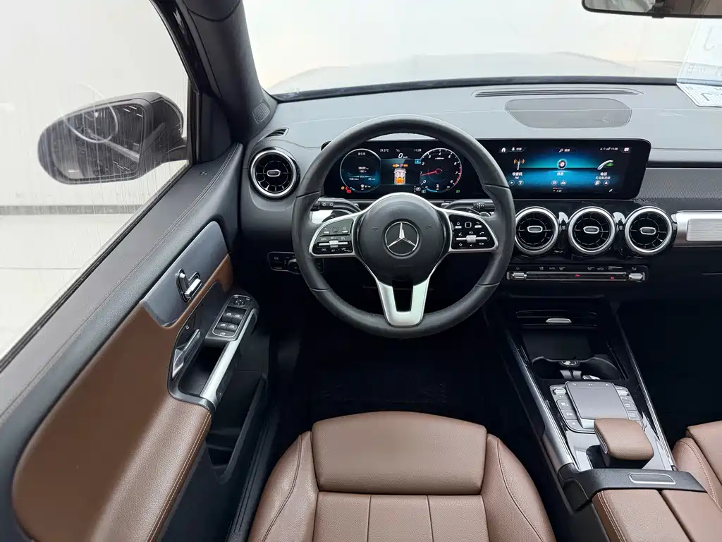Mercedes-Benz GLB — миниатюра 16