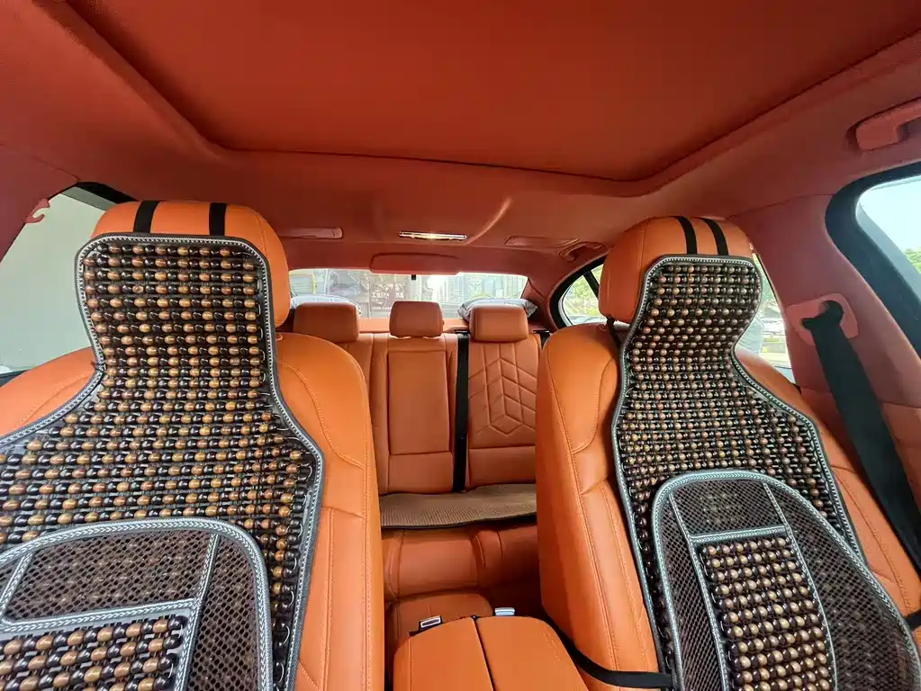 BMW 5 Series — миниатюра 12