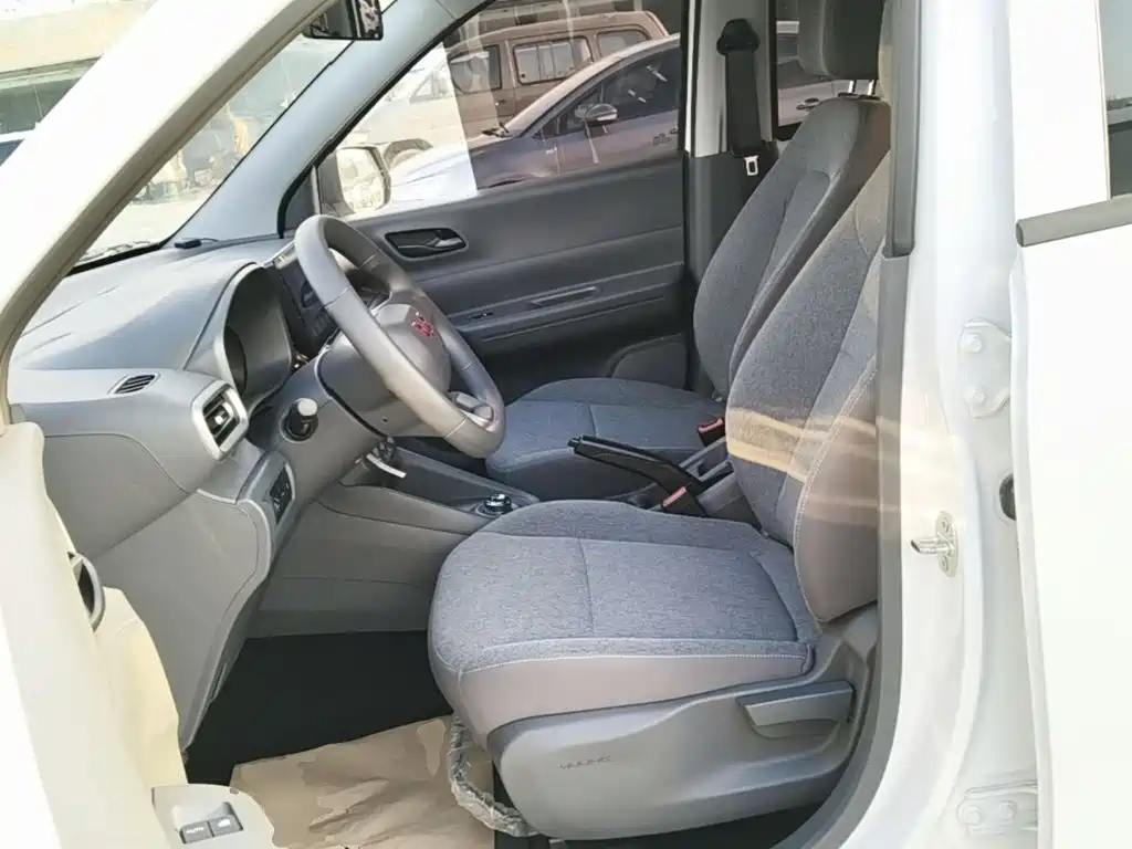 Wuling Hongguang EV — миниатюра 15