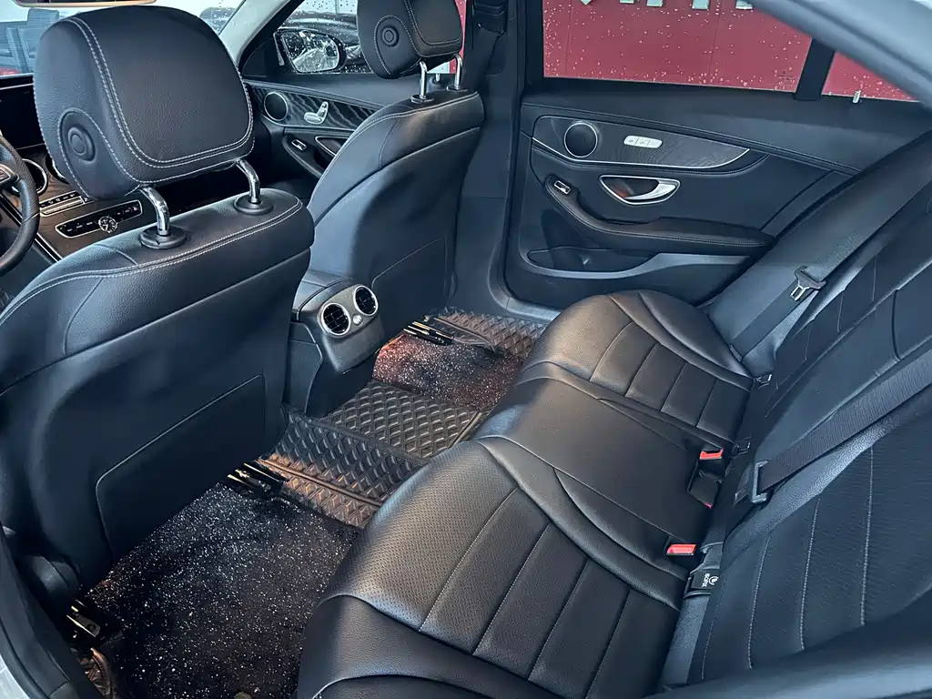 Mercedes-Benz C-Class — миниатюра 10