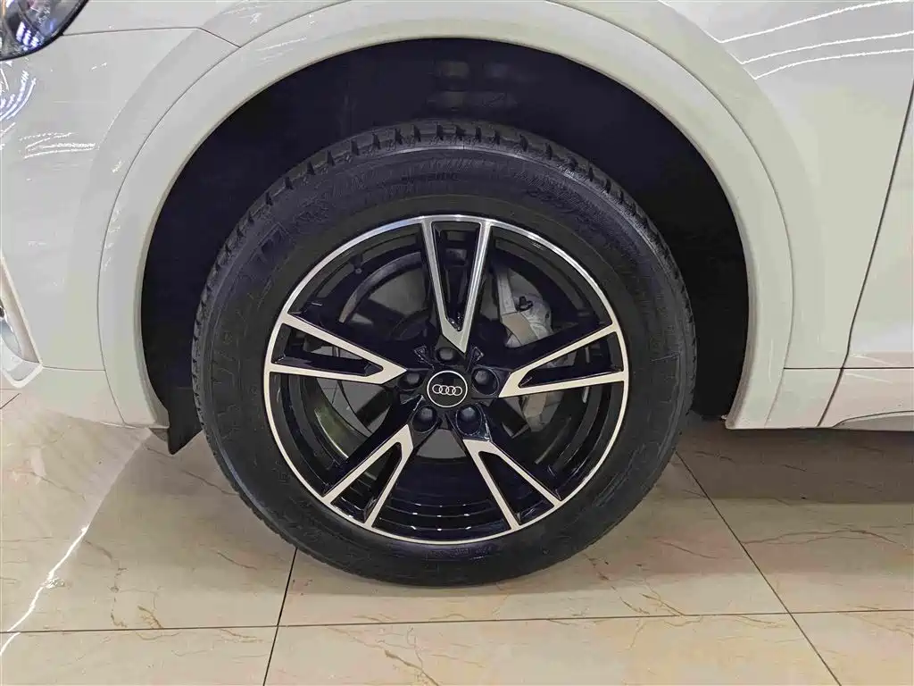 Audi Q5L — миниатюра 10