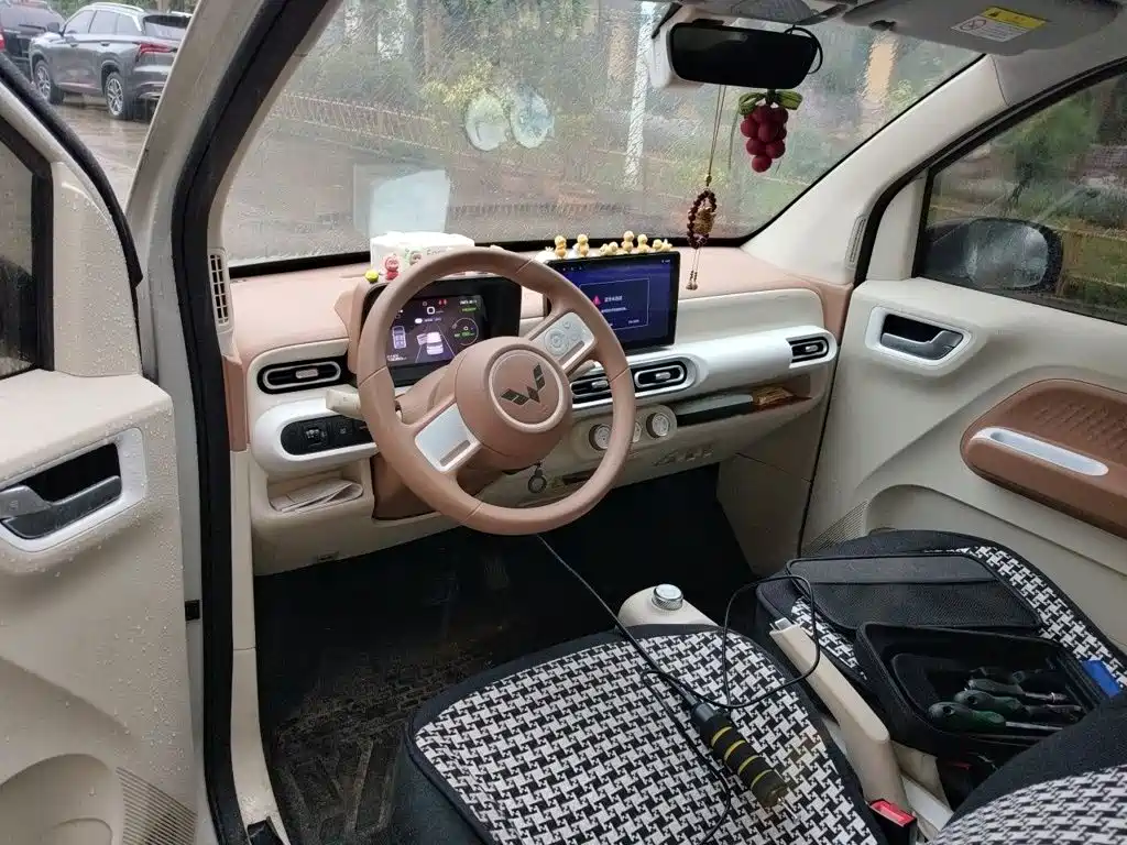 Wuling MINIEV — миниатюра 5