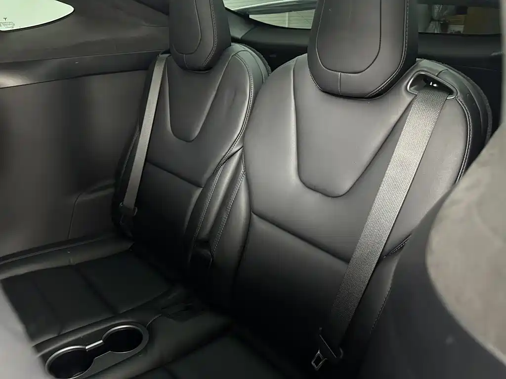 Tesla Model X — миниатюра 20