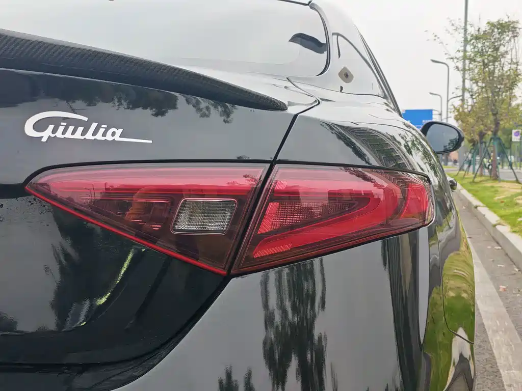 Alfa Romeo Giulia — миниатюра 14