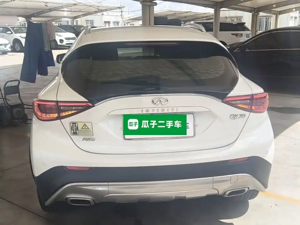 Infiniti QX30 — миниатюра 6