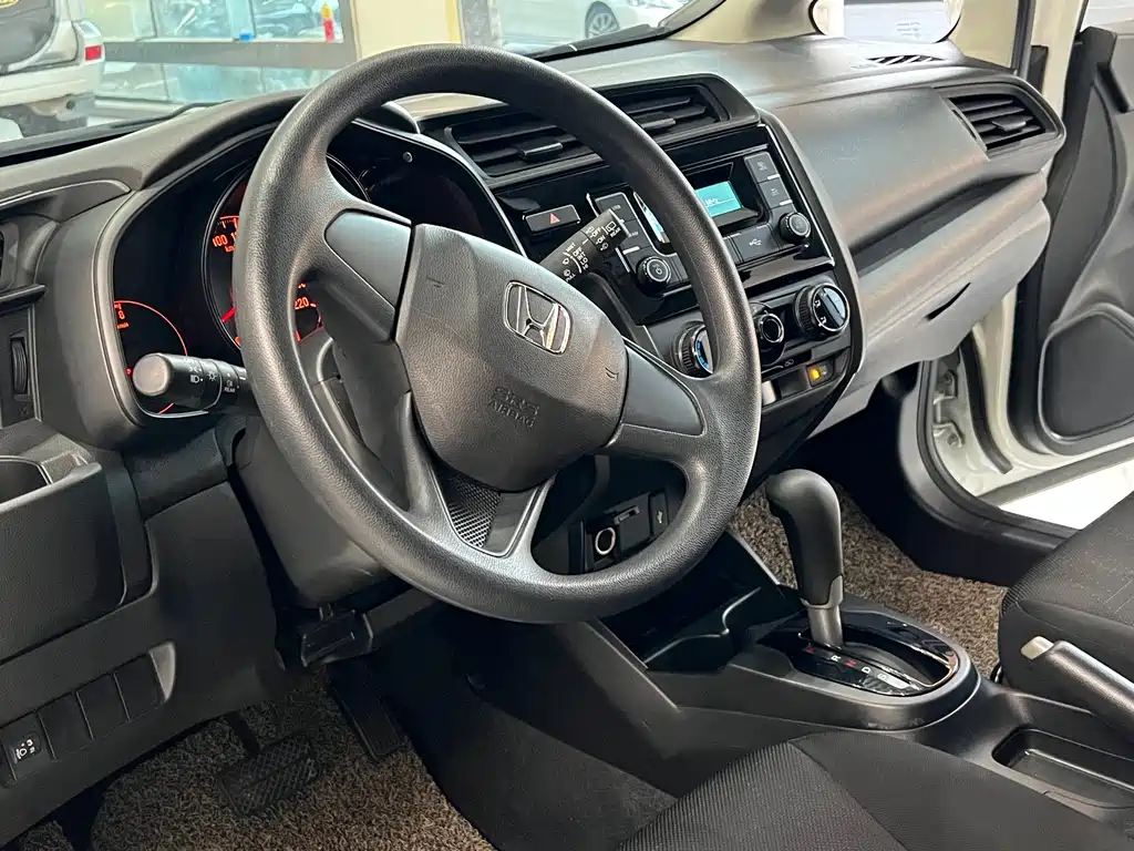 Honda Fit — миниатюра 5