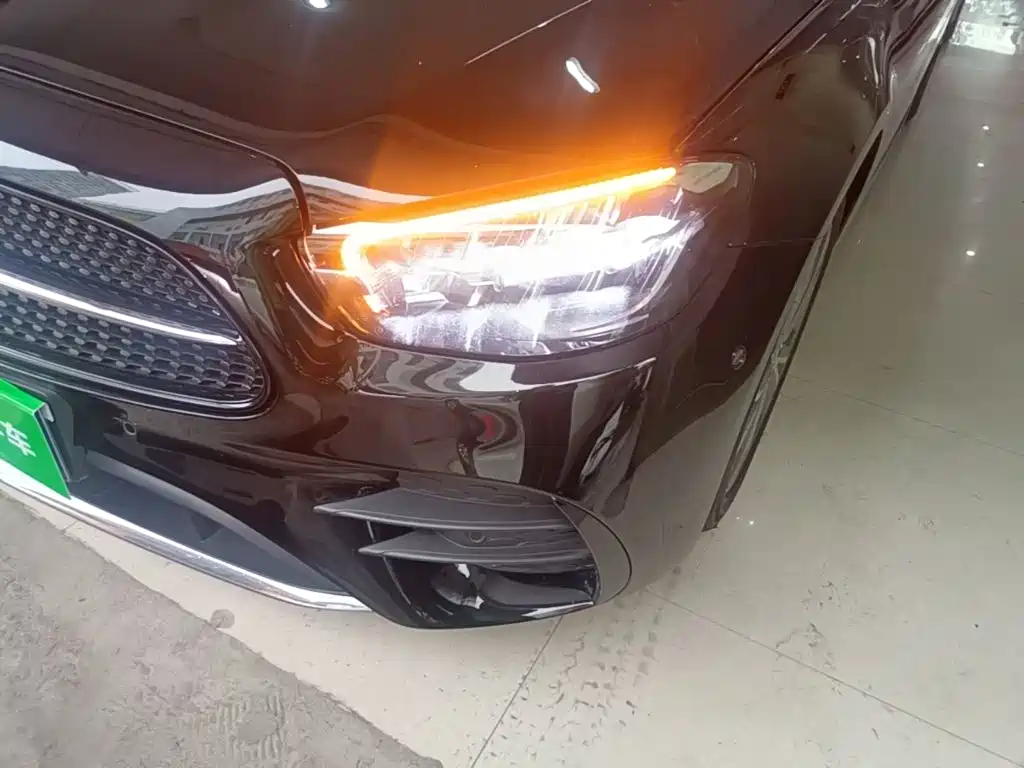 Mercedes-Benz E-Class — миниатюра 24