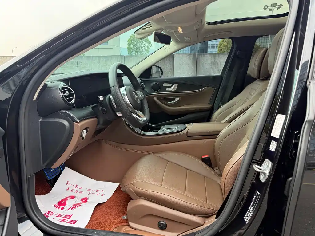 Mercedes-Benz E-Class — миниатюра 6