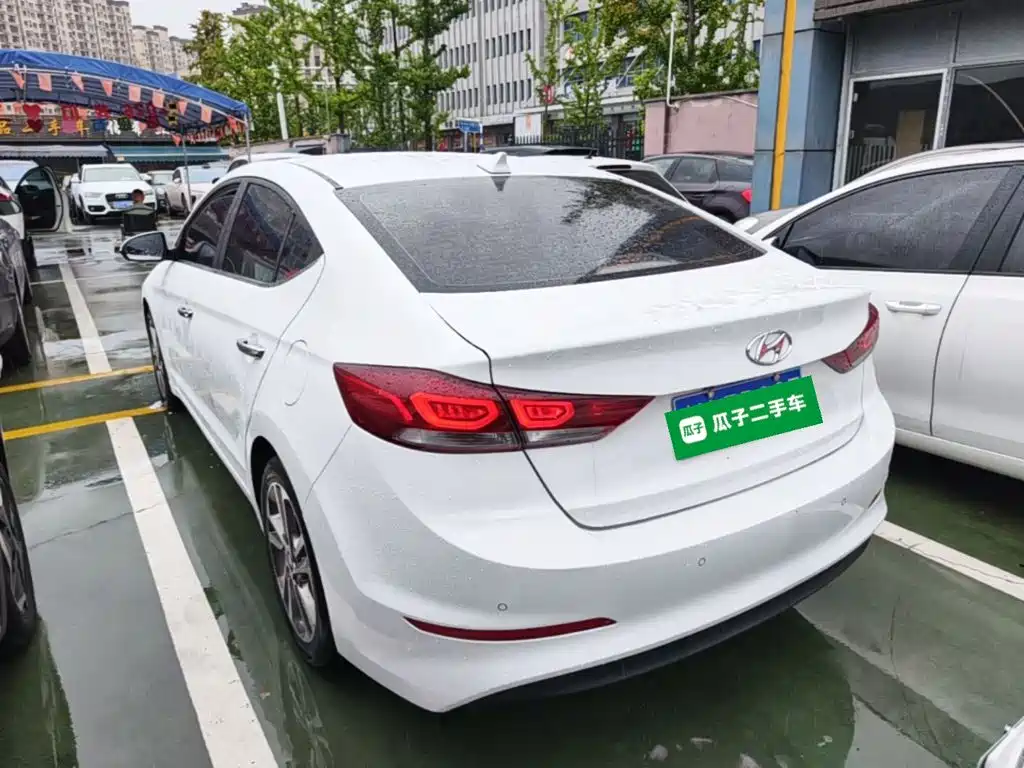 Hyundai Elantra — миниатюра 5