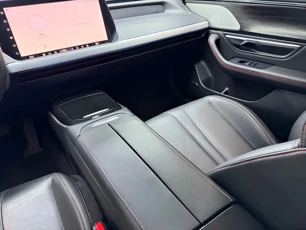 XPeng P7 — миниатюра 9