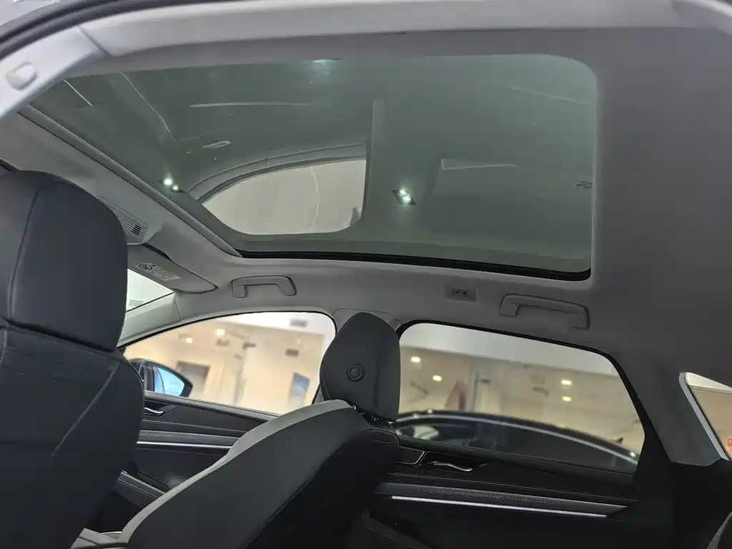 VOLKSWAGEN ID.7 VIZZION