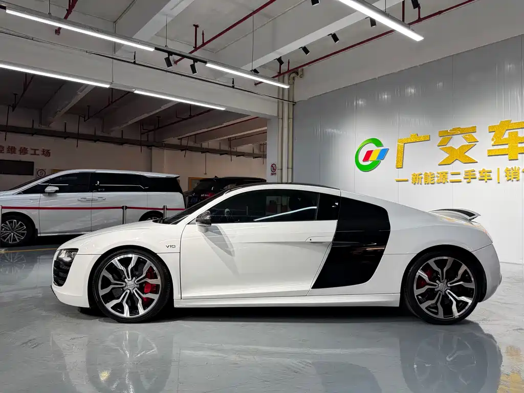 Audi R8 — миниатюра 4