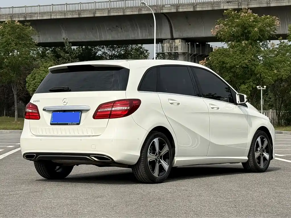 Mercedes-Benz B-Class — миниатюра 2