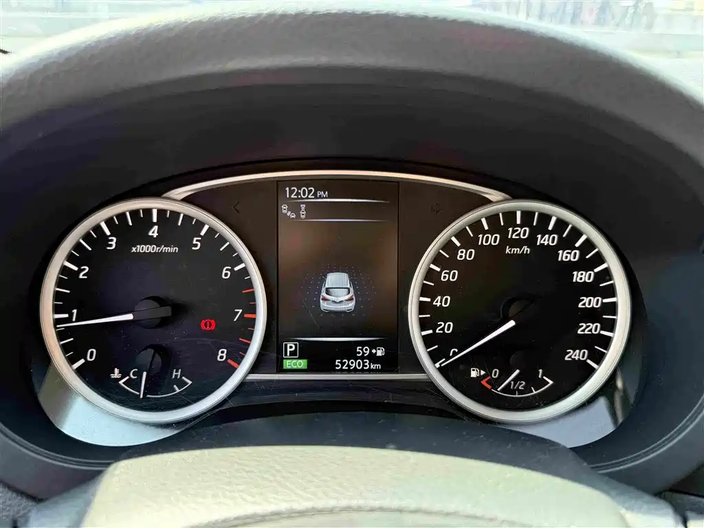 Nissan Tiida — миниатюра 11