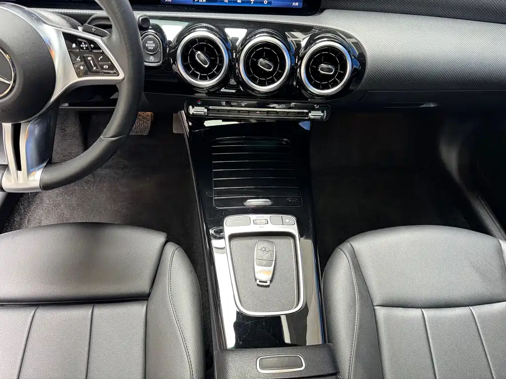 Mercedes-Benz A-Class — миниатюра 10