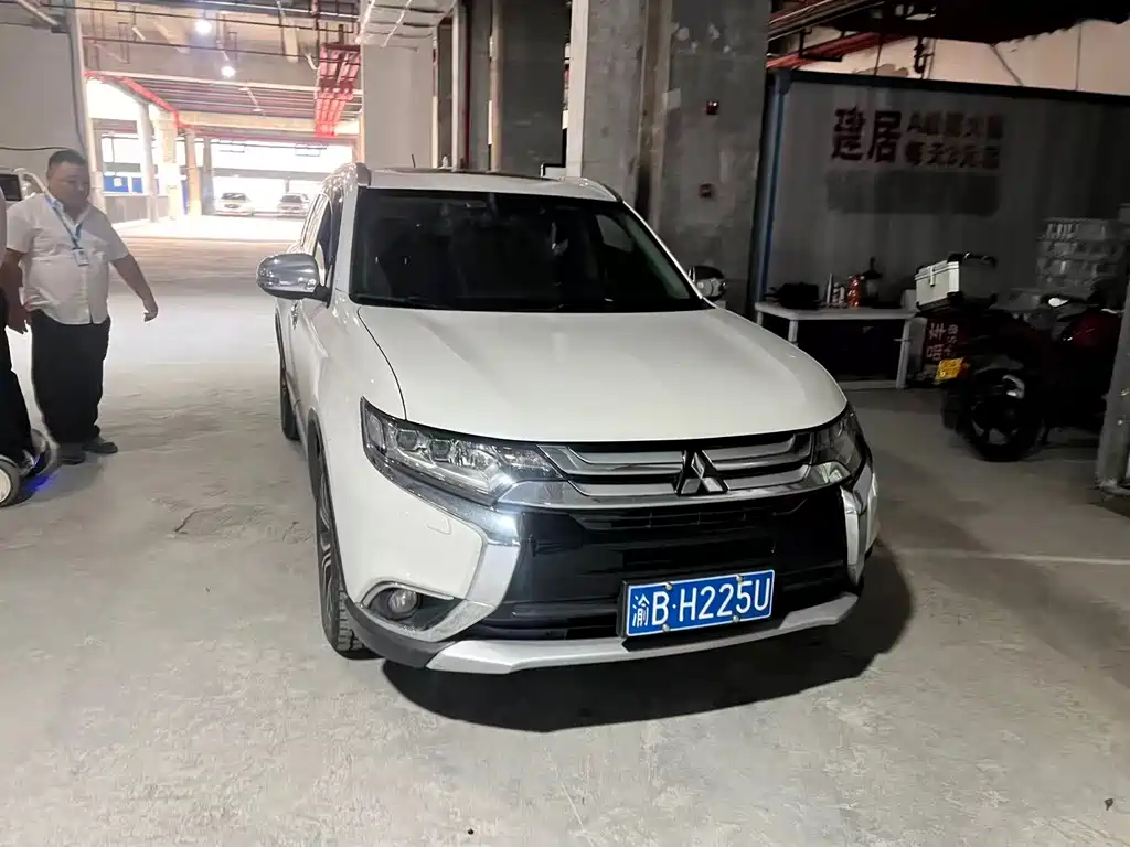 Mitsubishi Outlander (Import) — миниатюра 5