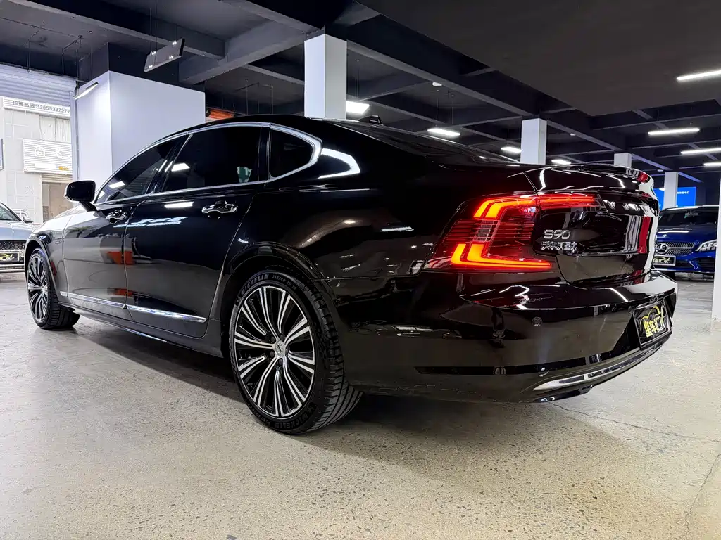 Volvo S90 — миниатюра 11