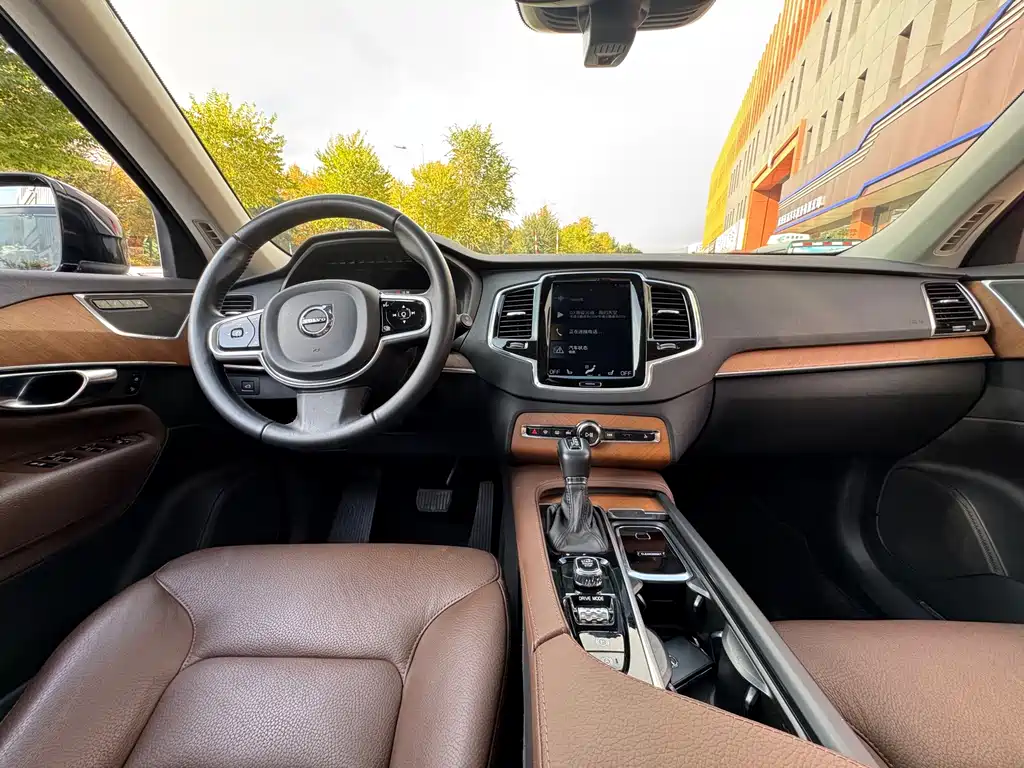 Volvo XC90 — миниатюра 11