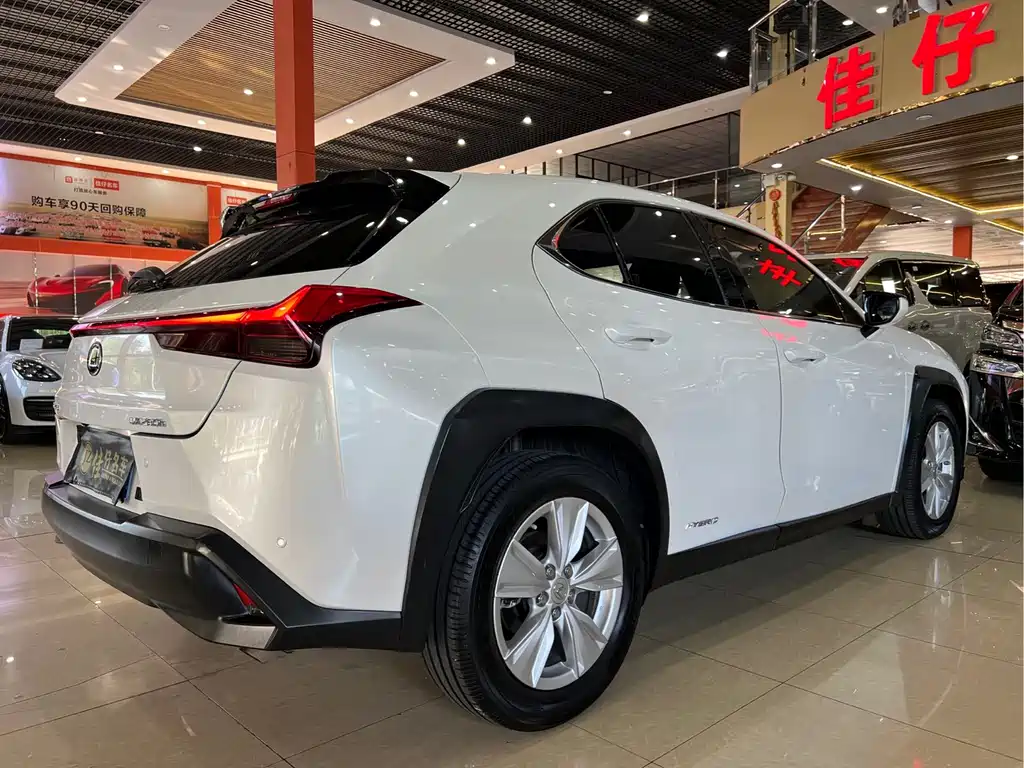 Lexus UX — миниатюра 4