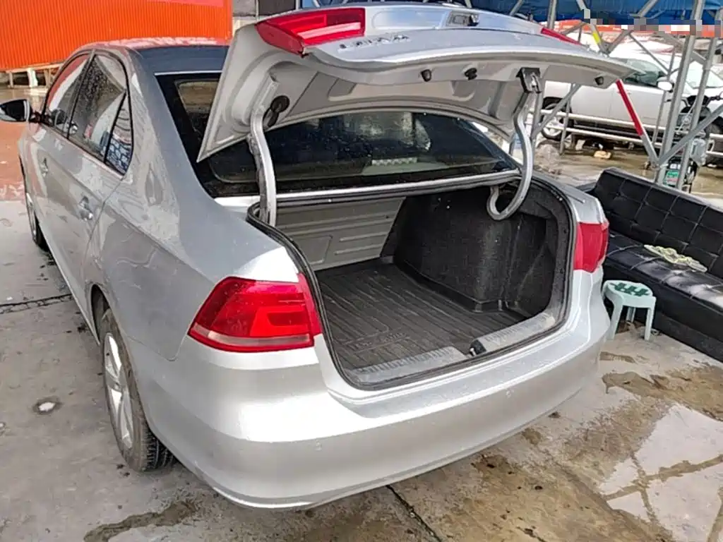 Volkswagen Santana — миниатюра 19
