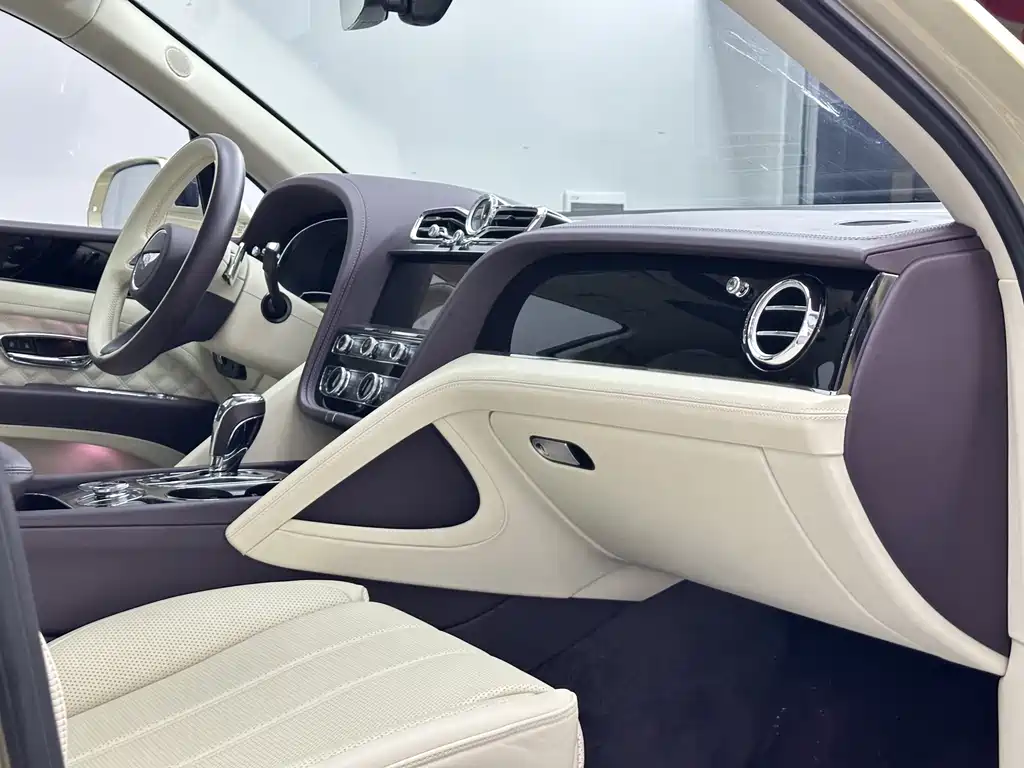 Bentley Bentayga — миниатюра 15