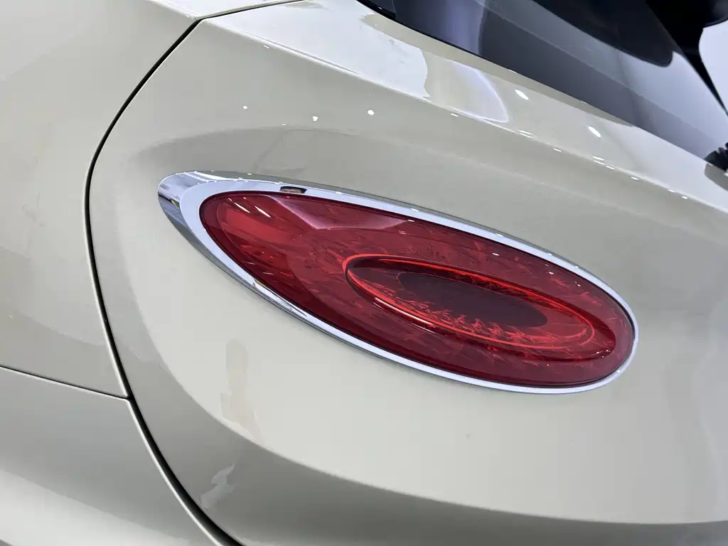 Bentley Bentayga — миниатюра 21