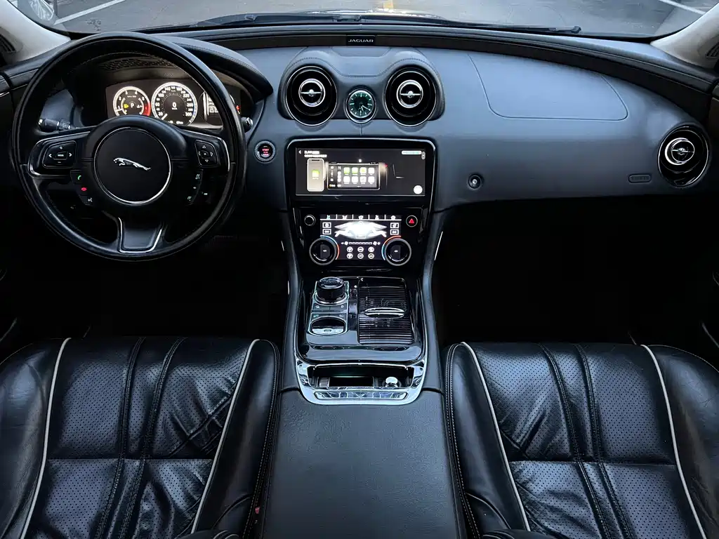 Jaguar XJ — миниатюра 13