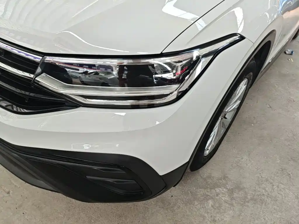 Volkswagen Tiguan L — миниатюра 24