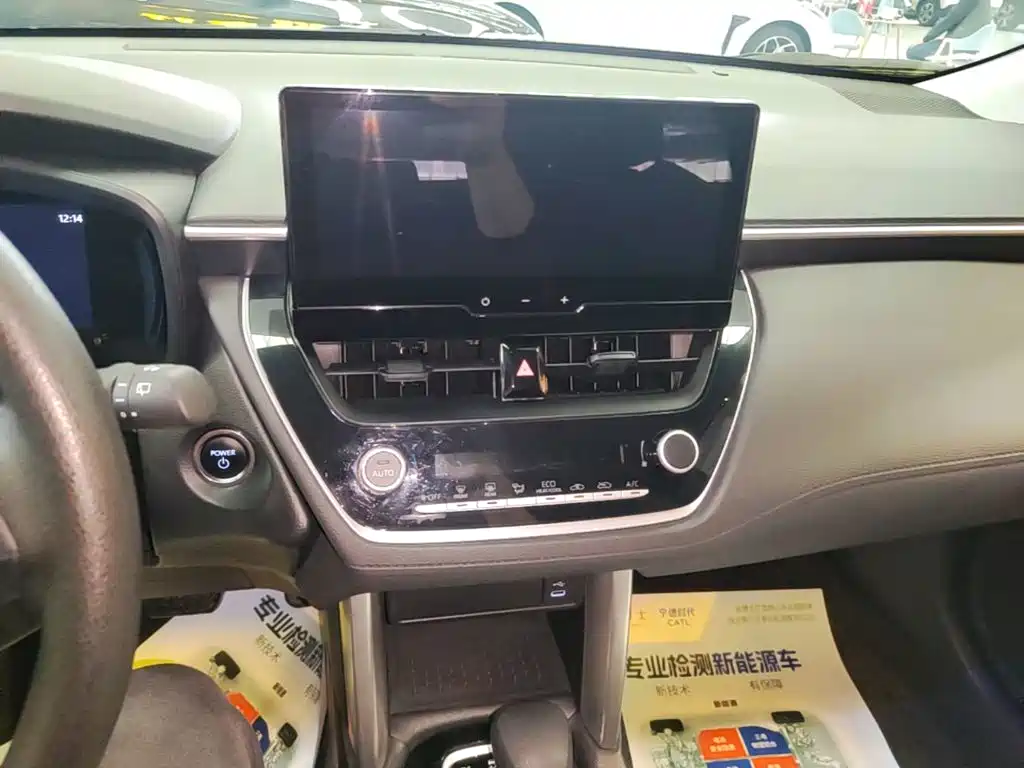 Toyota Corolla Cross — миниатюра 13