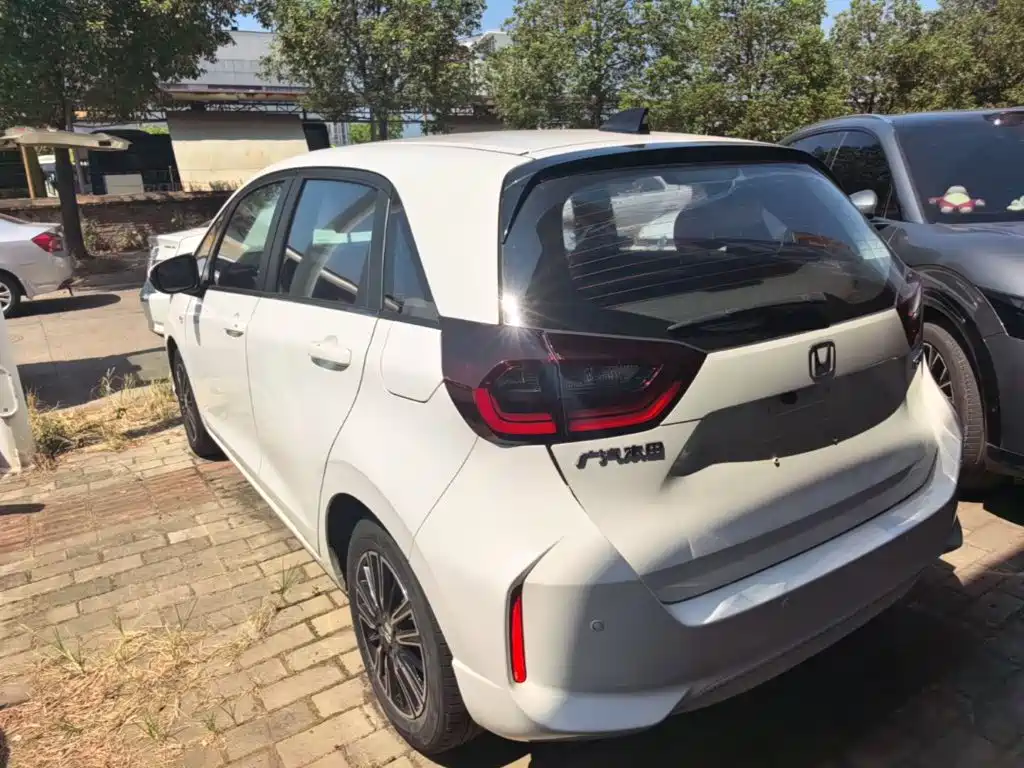 Honda Fit — миниатюра 5