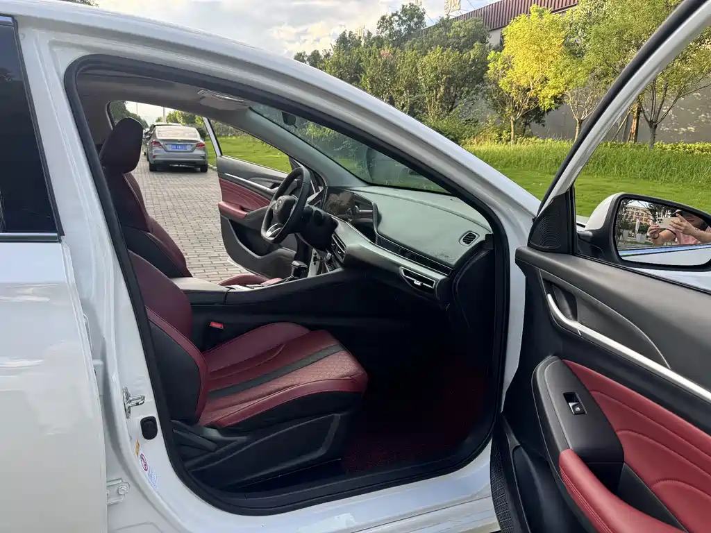 Changan Eado — миниатюра 6