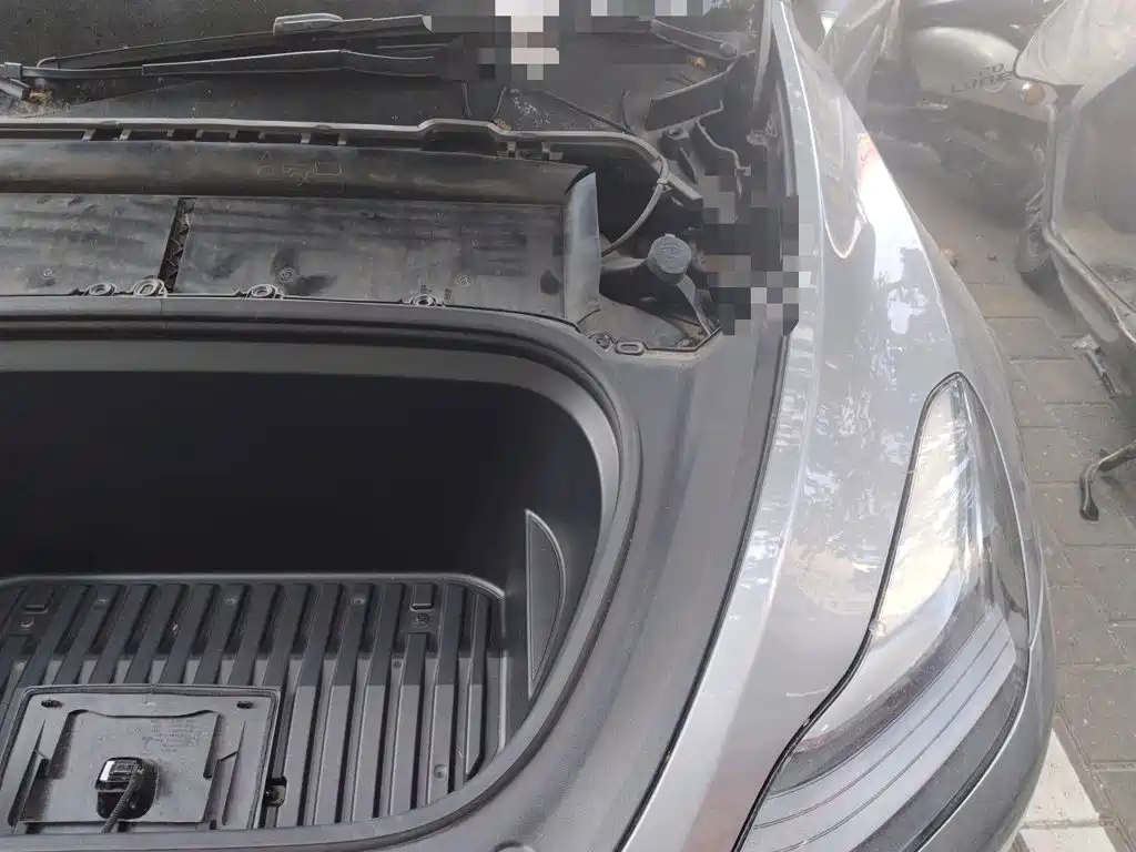 Tesla Model Y — миниатюра 22