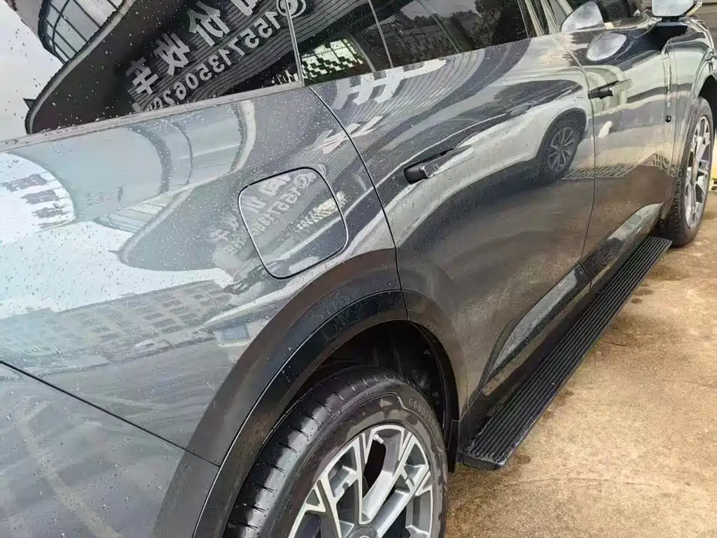 Lynk & Co Рука 900. — миниатюра 5