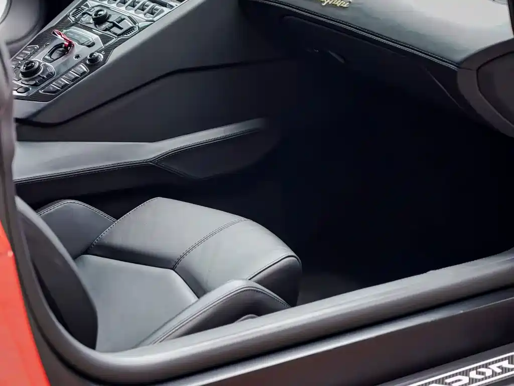 Lamborghini Aventador — миниатюра 7