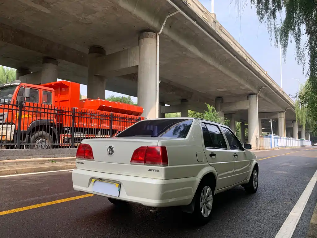 Volkswagen Jetta — миниатюра 5