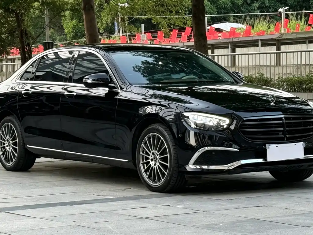 Mercedes-Benz E-Class — миниатюра 3
