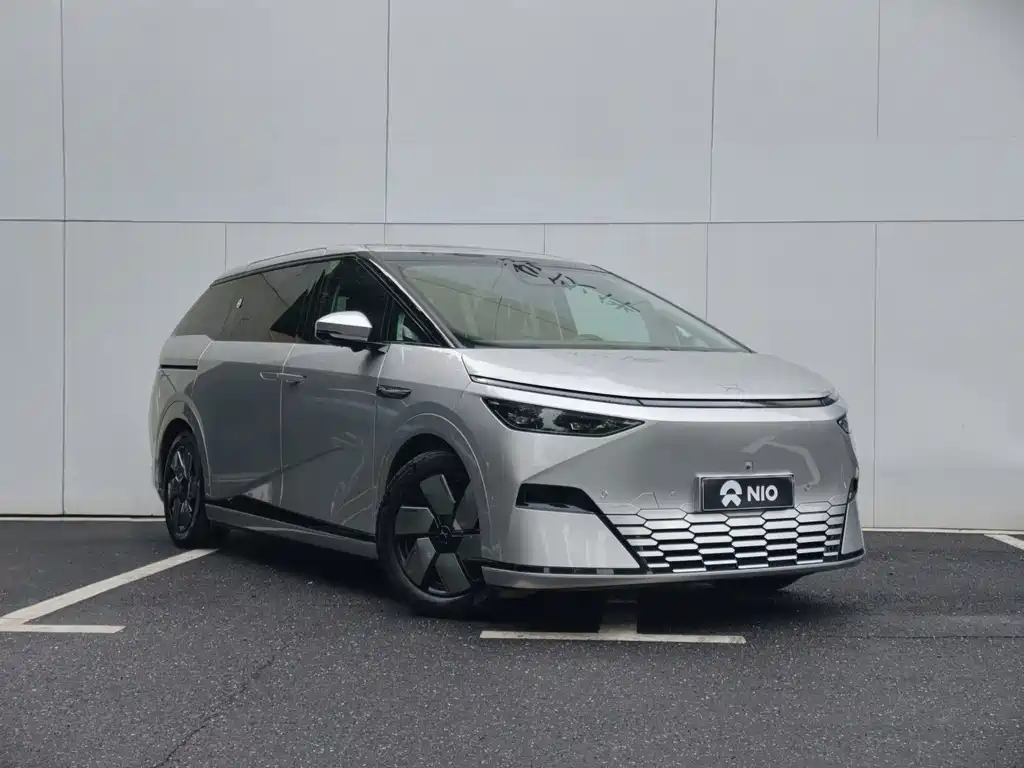 XPeng X9 — миниатюра 3