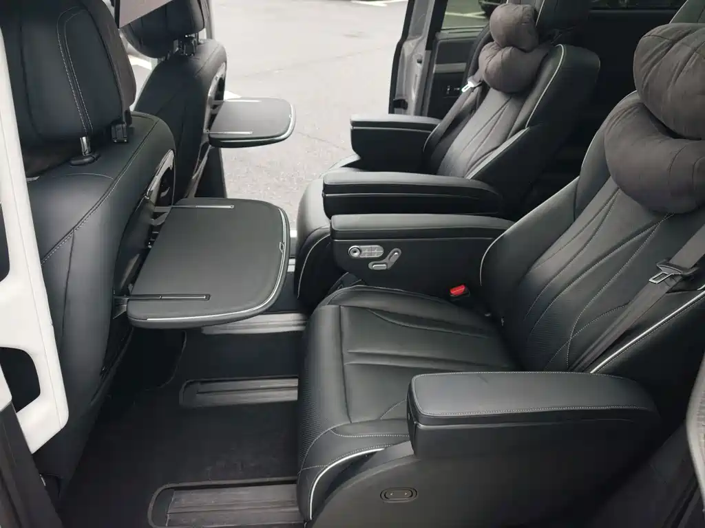 XPeng X9 — миниатюра 12