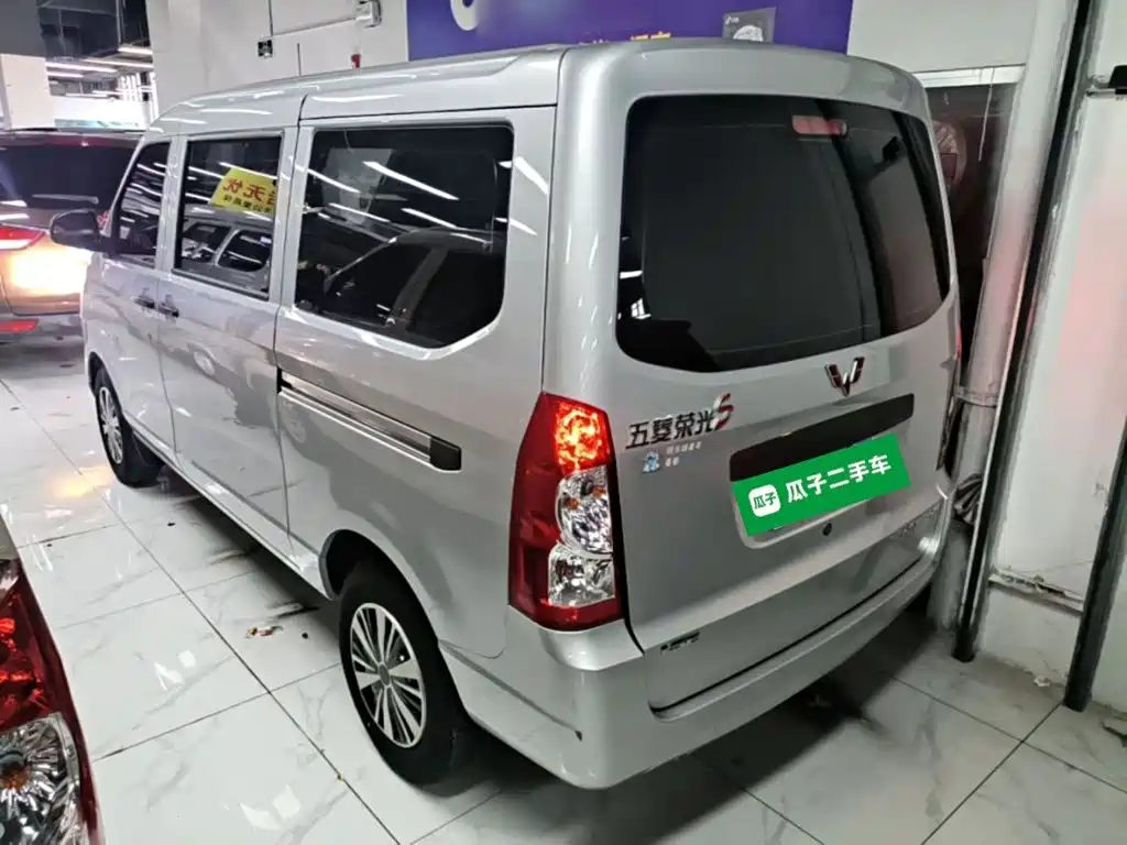 Wuling Rongguang S — миниатюра 5