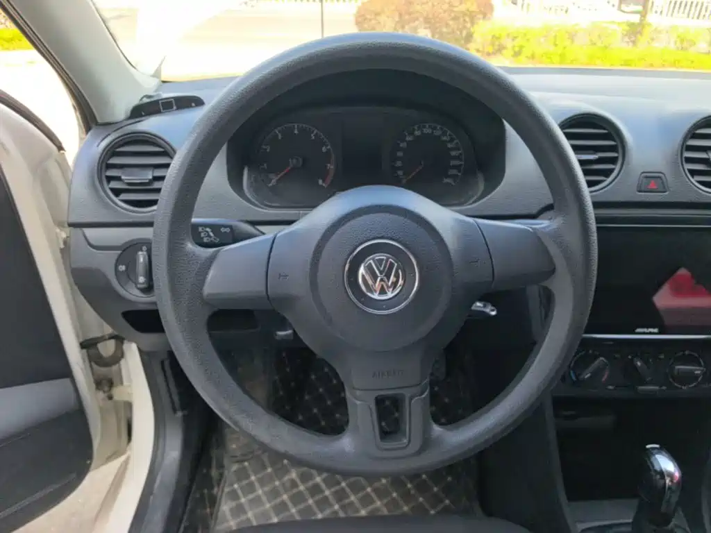 Volkswagen Jetta — миниатюра 11