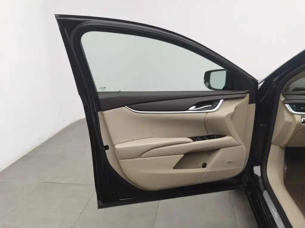 Cadillac XTS — миниатюра 8