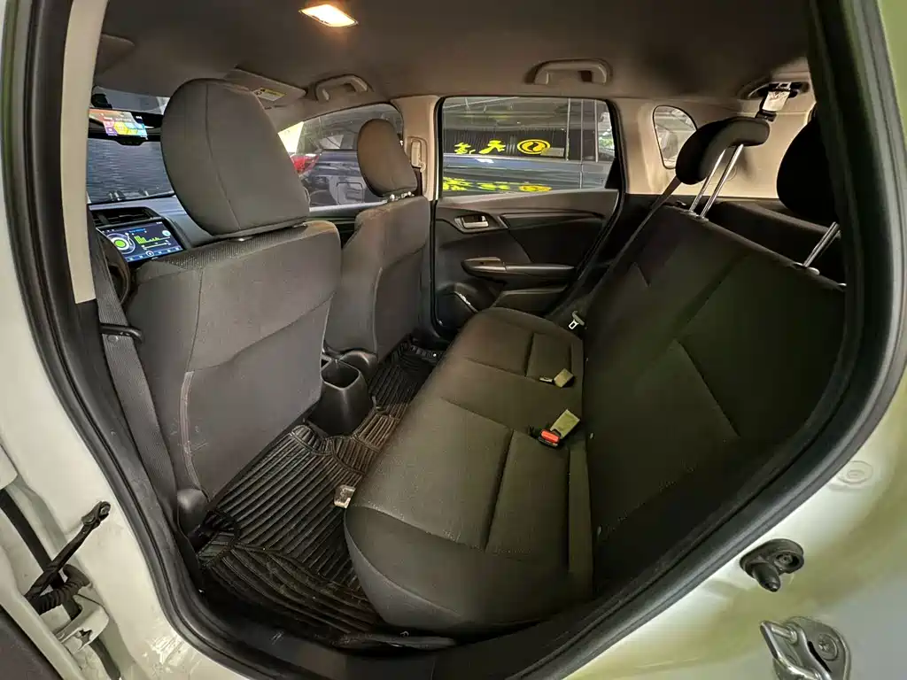 Honda Fit — миниатюра 5
