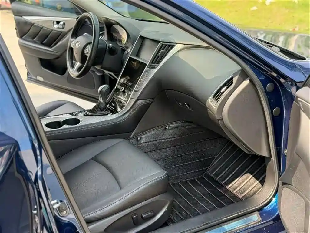 Infiniti Q50L 2016 2.0T Enjoy